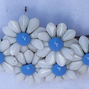 Vintage forget Ne Not Blue & White beaded Bouquet glass Necklace
